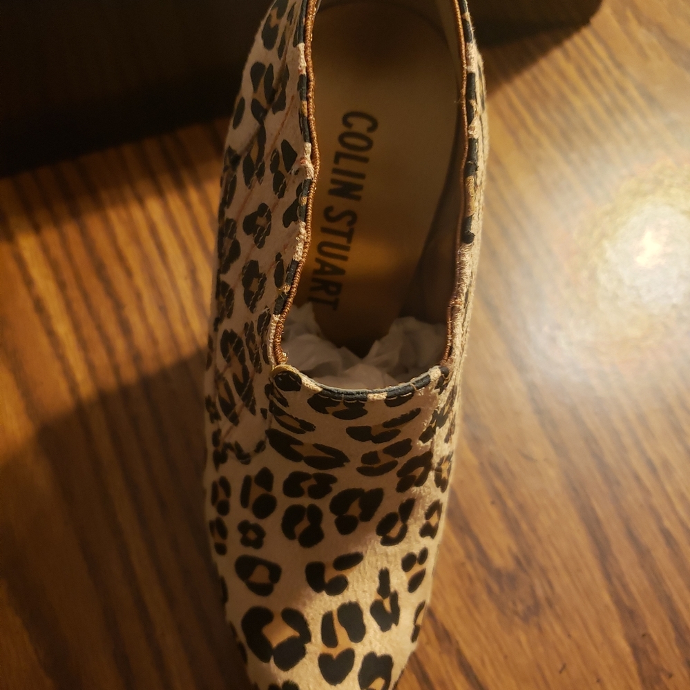 Size 5 colin stuart leopard bootie heels - Picture 3 of 8